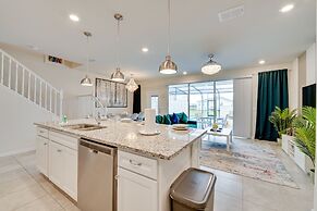 Pet-friendly Townhome w/ Pool, Near Disney World!