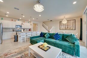 Pet-friendly Townhome w/ Pool, Near Disney World!