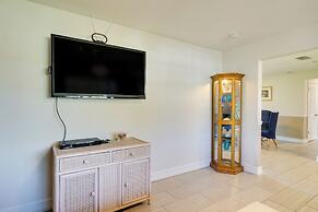 Dock & Screened Porch: Waterfront Cape Coral Home