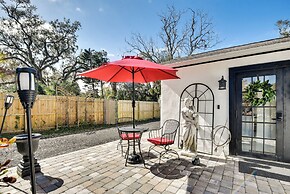 New Smyrna Beach Cottage ~ 1 Mi to Downtown!