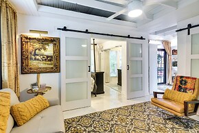 New Smyrna Beach Cottage ~ 1 Mi to Downtown!