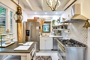 New Smyrna Beach Cottage ~ 1 Mi to Downtown!