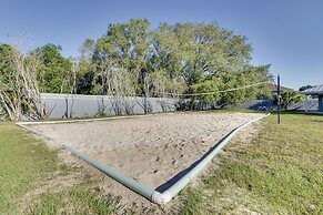 9 Mi to Disney World: Townhome w/ Pool Access!