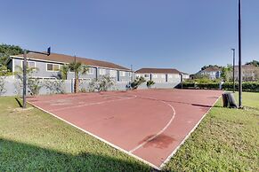 9 Mi to Disney World: Townhome w/ Pool Access!