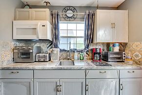 9 Mi to Disney World: Townhome w/ Pool Access!