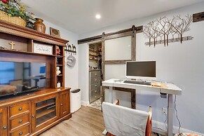 9 Mi to Disney World: Townhome w/ Pool Access!