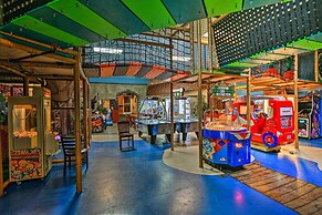 9 Mi to Disney: Regal Palms Townhome w/ Patio!