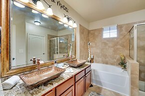 9 Mi to Disney: Davenport Condo w/ Community Pools