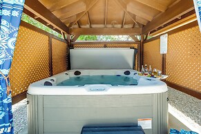 San Antonio Home w/ Private Hot Tub: Pet Friendly!