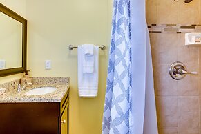 Pool & Screened-in Patio: Tropical Florida Abode