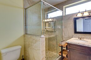 Pool & Screened-in Patio: Tropical Florida Abode