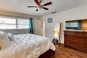 Pool & Screened-in Patio: Tropical Florida Abode