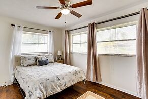 Pool & Screened-in Patio: Tropical Florida Abode