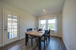 San Antonio Getaway w/ Private Yard & Smart TV