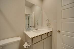 San Antonio Getaway w/ Private Yard & Smart TV