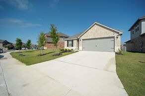 San Antonio Getaway w/ Private Yard & Smart TV