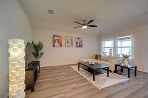 San Antonio Getaway w/ Private Yard & Smart TV