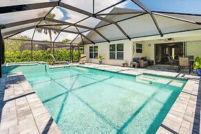 Bonita Springs Home w/ Pool - 2 Mi to Beach!