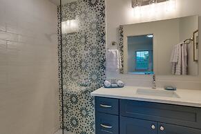 Private Pool + Bar: Palm Beach Gardens Getaway