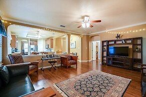 North San Antonio Vacation Rental w/ Yard & Deck!