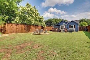 Pecan Blue Frisco Home w/ Private Yard & Hot Tub