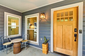 Pecan Blue Frisco Home w/ Private Yard & Hot Tub