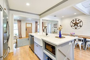 Pecan Blue Frisco Home w/ Private Yard & Hot Tub