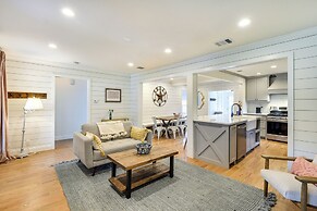 Pecan Blue Frisco Home w/ Private Yard & Hot Tub