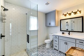 Pecan Blue Frisco Home w/ Private Yard & Hot Tub