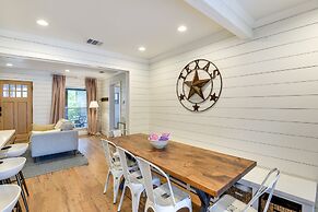 Pecan Blue Frisco Home w/ Private Yard & Hot Tub