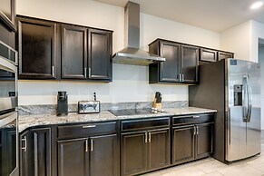 Sunny Arizona Escape w/ Patio, Grill & Fireplace!