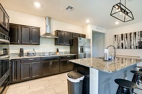 Sunny Arizona Escape w/ Patio, Grill & Fireplace!