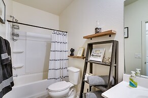 Sunny Arizona Escape w/ Patio, Grill & Fireplace!