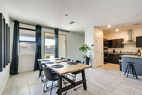 Sunny Arizona Escape w/ Patio, Grill & Fireplace!