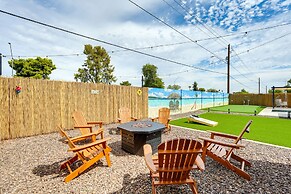 Glendale Getaway: Swim, Putt, Grill, & Relax!