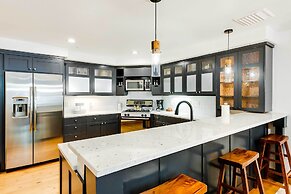 Park City Alpine Retreat w/ Community Pool!