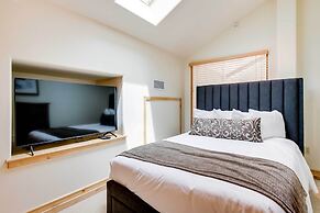 Park City Alpine Retreat w/ Community Pool!