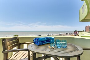 Oceanfront Galveston Condo in Amazing Location!