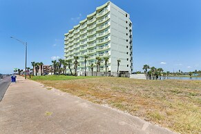 Oceanfront Galveston Condo in Amazing Location!