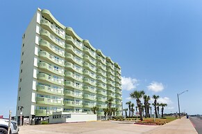 Oceanfront Galveston Condo in Amazing Location!