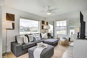 Walk to Beach: Updated Home w/ Deck in Galveston!