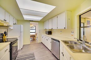 Family-friendly Home on Lake Tulane: Great Views!