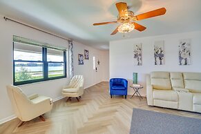 Family-friendly Home on Lake Tulane: Great Views!