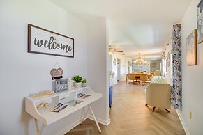 Family-friendly Home on Lake Tulane: Great Views!