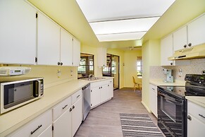 Family-friendly Home on Lake Tulane: Great Views!