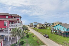 Walk to Gulf: Ocean-view Home in Crystal Beach!