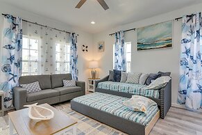 Walk to Gulf: Ocean-view Home in Crystal Beach!