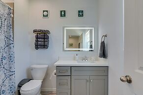 Walk to Gulf: Ocean-view Home in Crystal Beach!