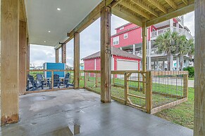 Walk to Gulf: Ocean-view Home in Crystal Beach!
