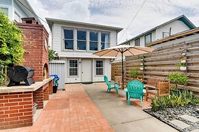 Block to Ocean: 'beachside Bungalow' in Galveston!